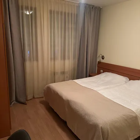 In Castle 1 * بامبوروفو